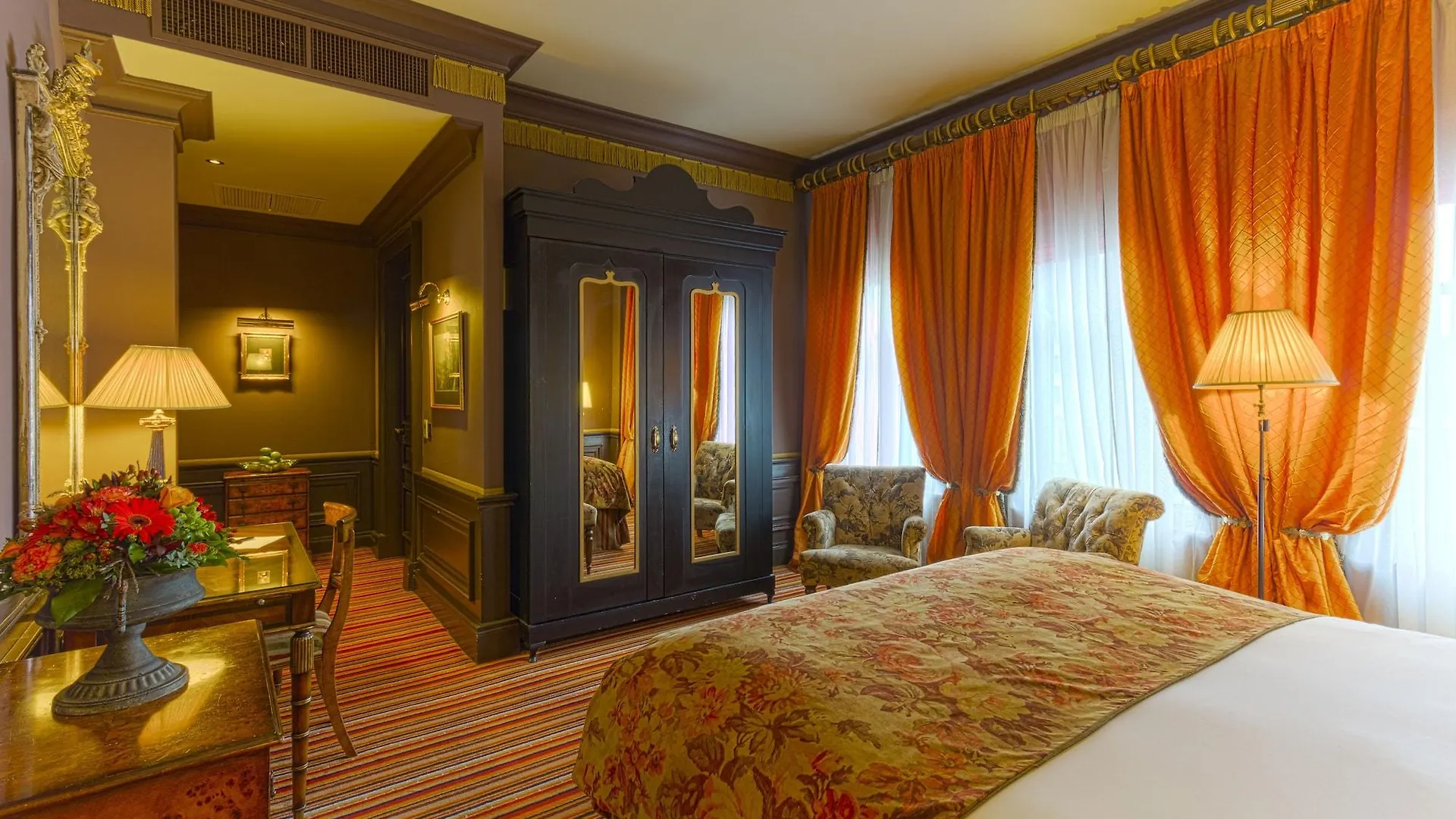 The Merchant Hotel Belfast 5*,